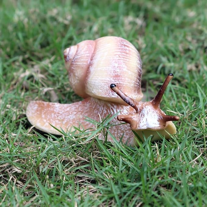 2 Pcs Snail Figurine Miniature Snail Model Realistic Animal Figurines Fairy Garden Micro Landscape Decor