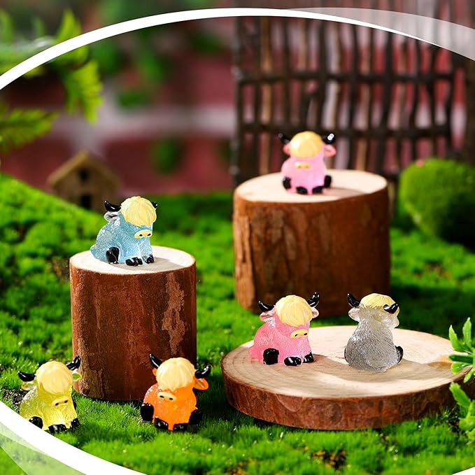 50 Pcs Luminous Mini Highland Cow Figurines Resin Miniature Highlandcow Statues Tiny Cows Miniatures Glow in The Dark for Dollhouse Micro Landscape DIY Home Outdoor Party Decor
